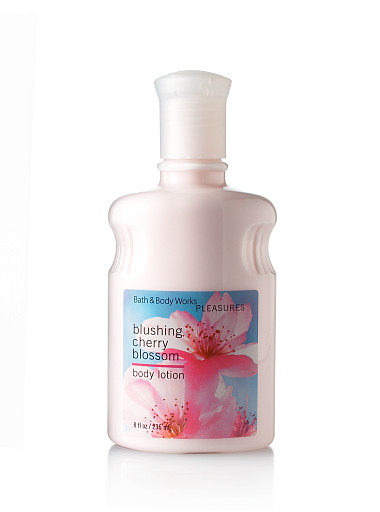 Bath & Body Works / Lotion : BlushingCherryBlossom-Bath & Body Works / Lotion : Blushing Cherry Blossom 8oz/236 ml