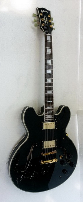 กีต้าร์ไฟฟ้า Gibson ES 335 สี ดำ งานจีนสวย